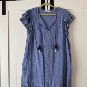 This is a Vineyard Vines blue linen embroidered flutter sleeve tunic dress.